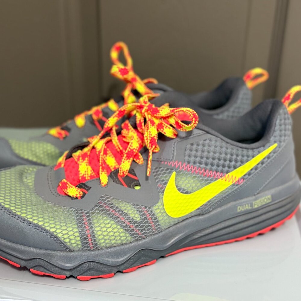 Nike Women’s Dual Fusion Trail Running Shoes Size 11 Gray/Volt/Red